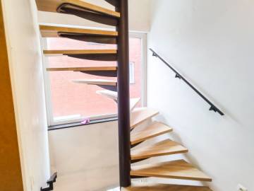 LOOP Carre : escalier intérieur colimaçon