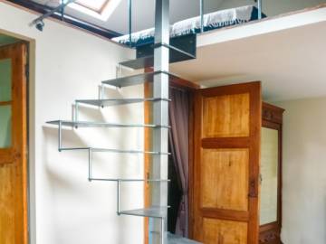 STEEL UP : Escalier colimaçon en acier, gain de place & originalité | SPIRA