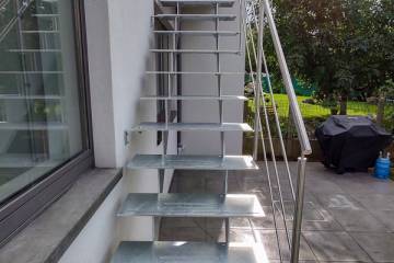 GRADE UP EXT : L'escalier sur mesure pour vos extérieurs | Spira