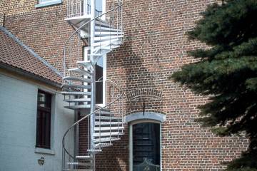 CLASSIC EXT : l'escalier colimaçon en aluminium pour vos espaces extérieurs | Spira